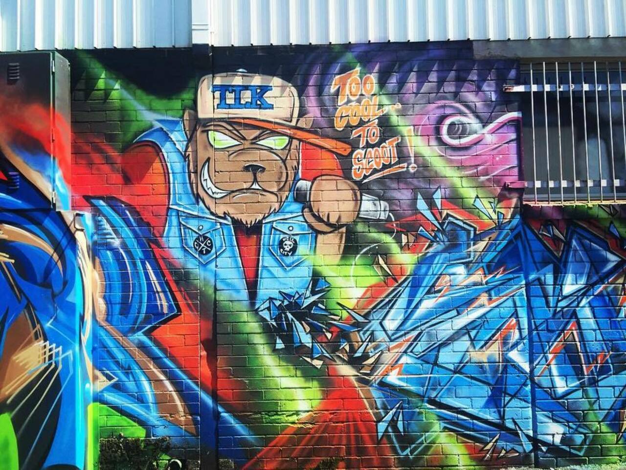 RT @artpushr: via #strangestories "http://bit.ly/1M8zIRc" #graffiti #streetart http://t.co/awfRK0up3K