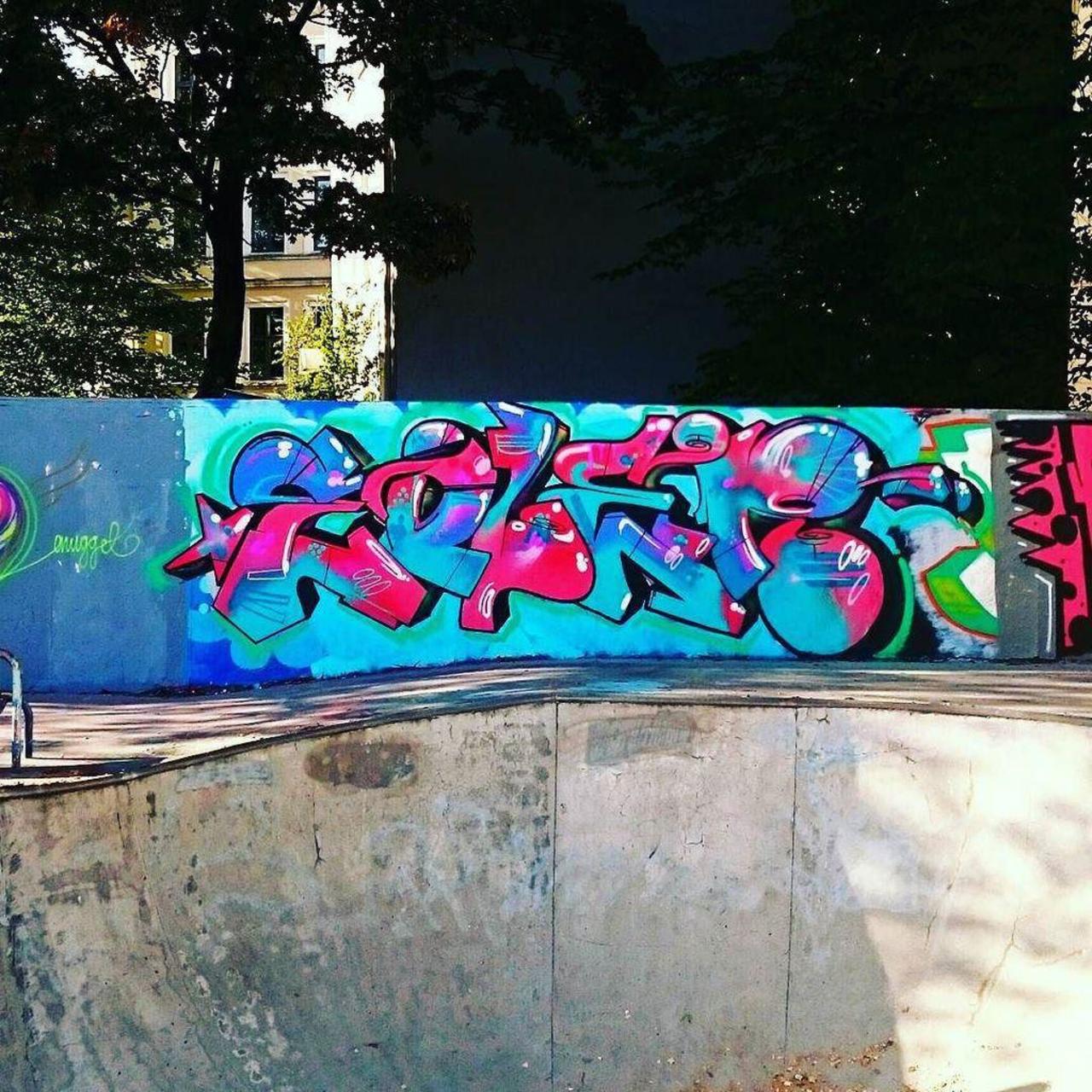 RT @artpushr: via #edler.one "http://bit.ly/1OcWQT2" #graffiti #streetart http://t.co/0vpgp0cjQd