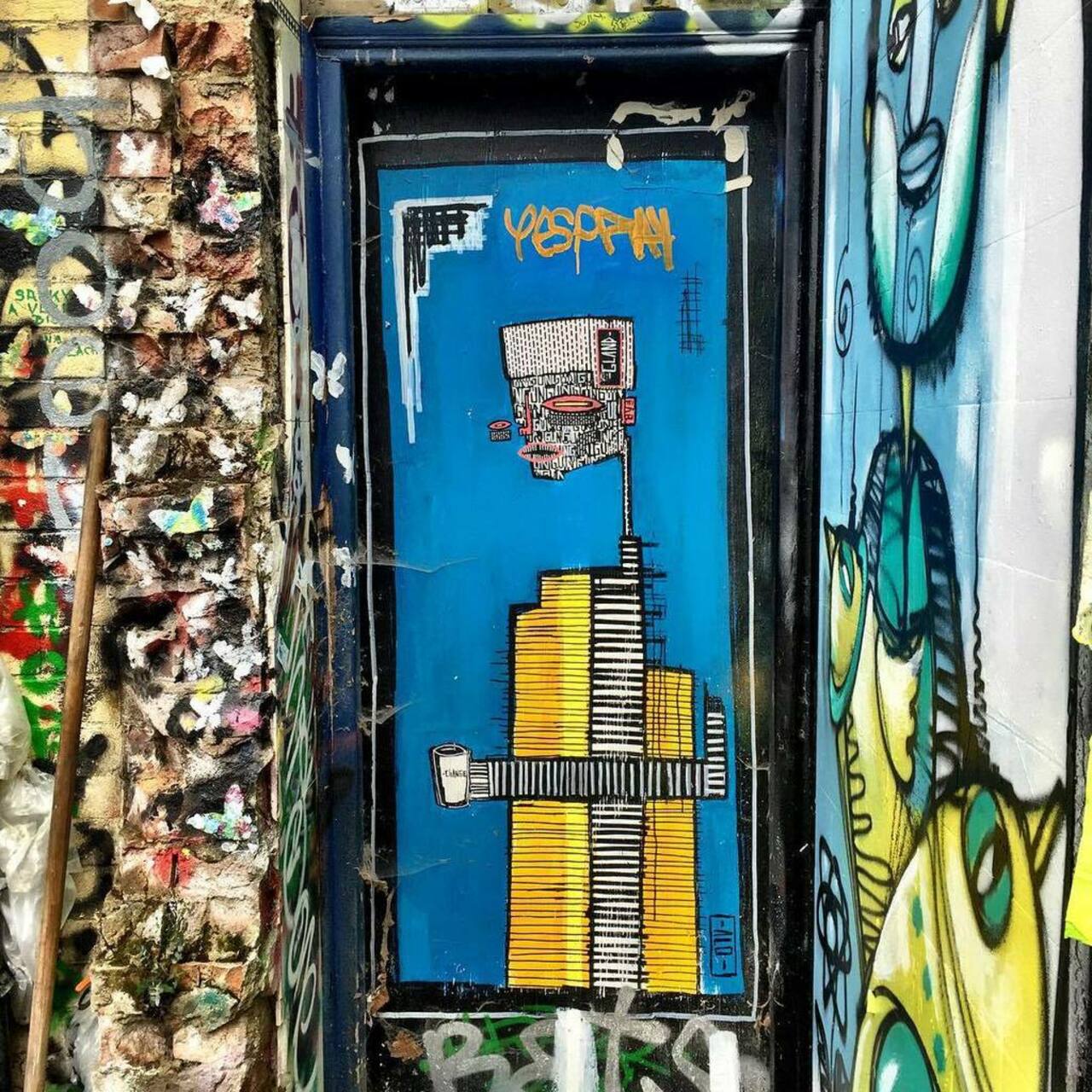 #graffiti #art #artist #street #streetart #streetphotography #urban #london #shoreditch #bricklane #spraypaint #spr… http://t.co/XkQYFk5GTp