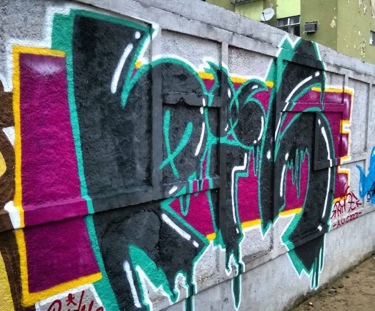Rine #graffiti #streetartrio #artistasurbanoscrew #rjvandal #streetart by artistasurbanoscrew http://t.co/DnWf7X7IUc