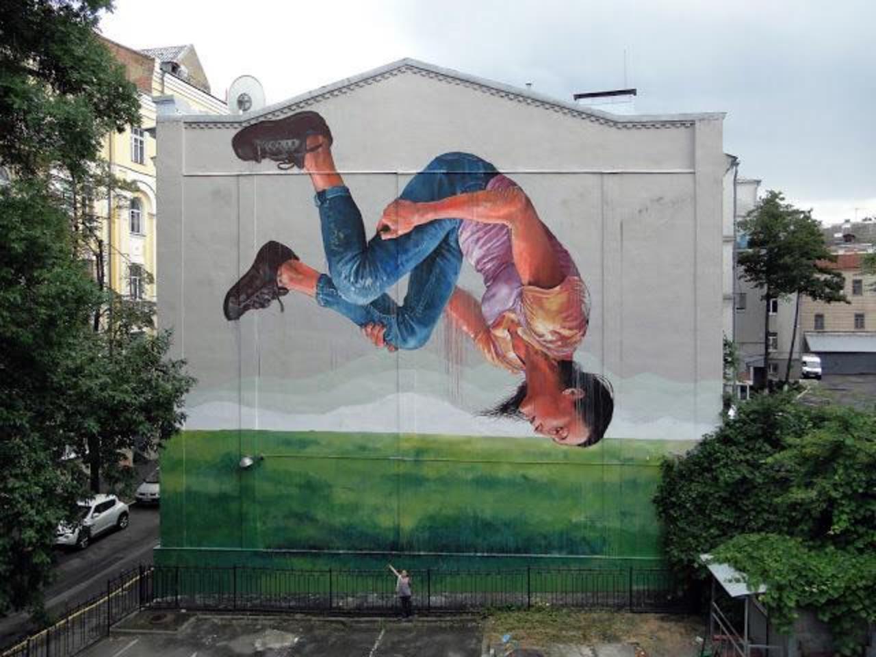 RT @richardbanfa: The #Dreamer by Fintan Magee in #Kiev #Ukraine #streetart #arte #art #mural #switch #graffiti #bedifferent http://t.co/wNd0I8jpp0