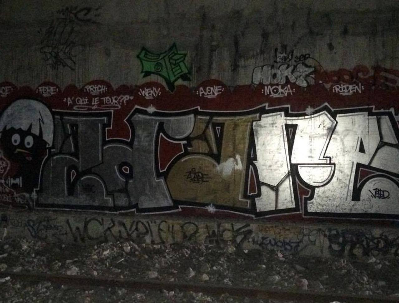 via #insta_fdy "http://bit.ly/1iYGkKo" #graffiti #streetart http://t.co/1xWhDpH8TB