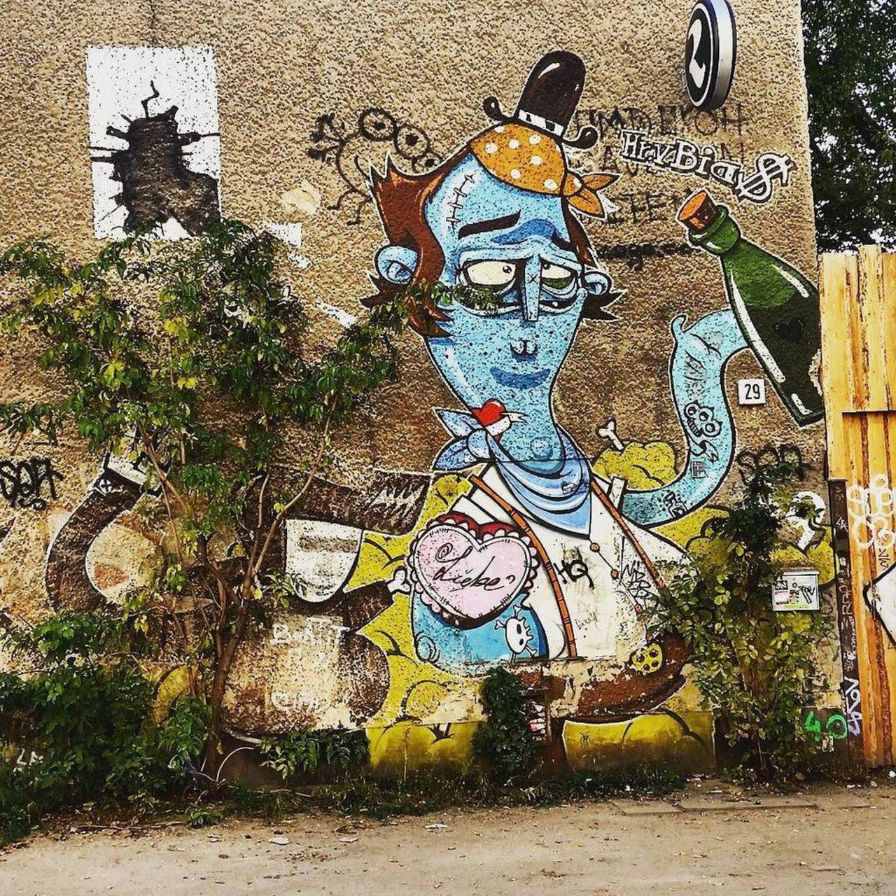 #Graffiti #instadaily #instaphoto #streetart #streetartberlin #Berlin #Germany #streetartphotographer #urbanart #pa… http://t.co/C9TpLEVdFw