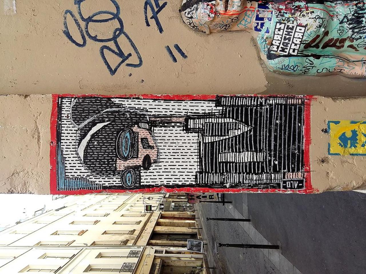Street Art by alo_art in #Paris http://www.urbacolors.com #art #mural #graffiti #streetart http://t.co/98DjH1dG0w