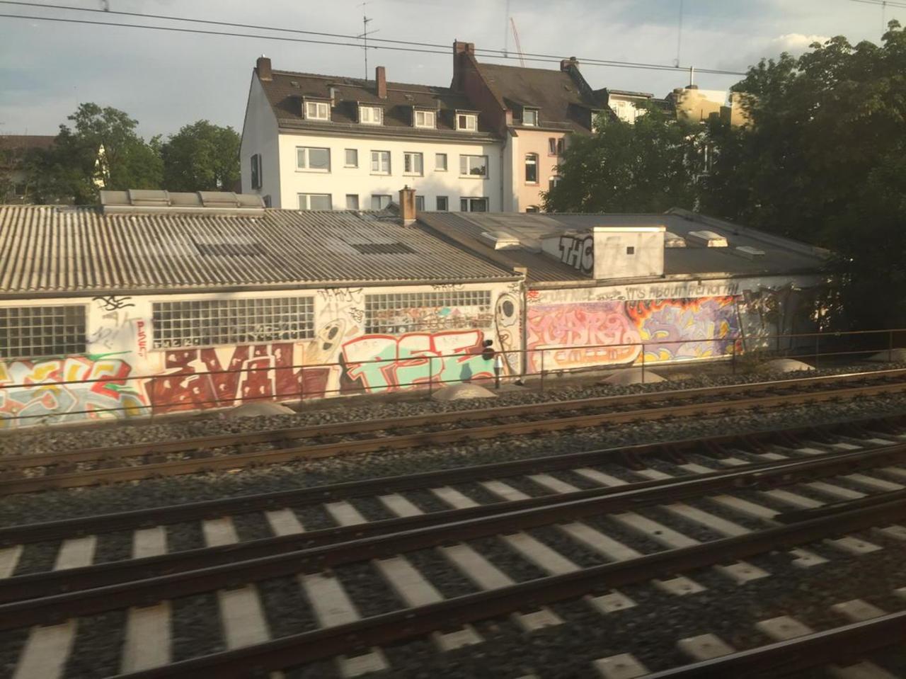 ...in Frankfurt// random shot// #streetart #graffiti http://t.co/K4rNrZBNPm