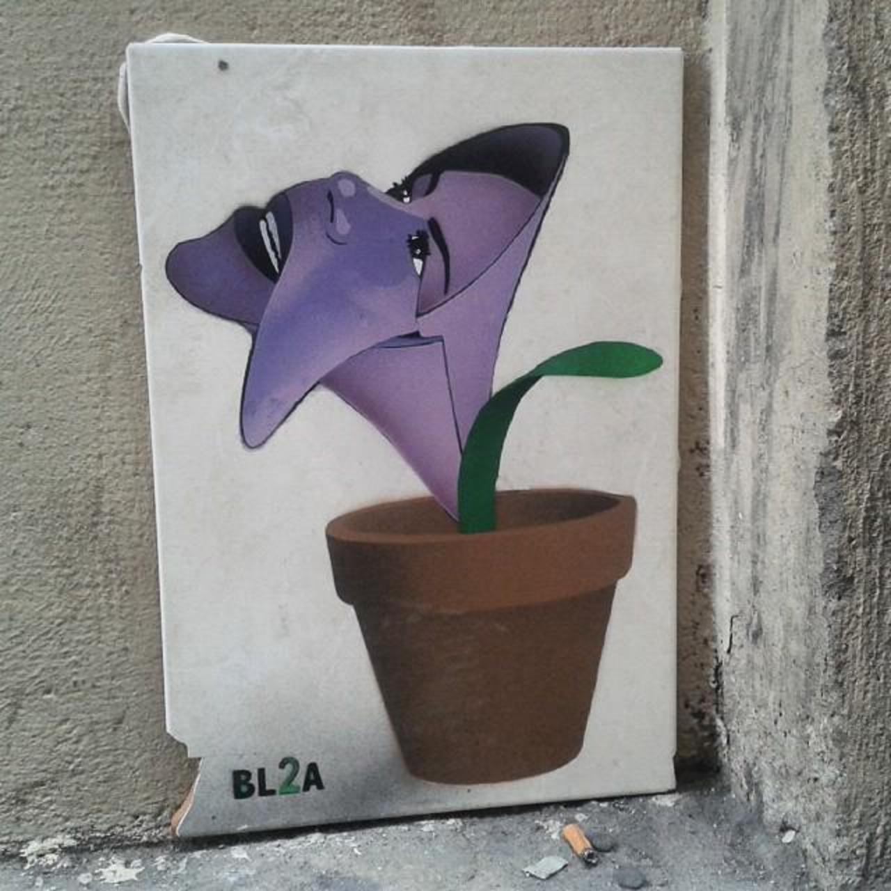 #bl2a = #baldosa #streetart o #graffiti ? #postgraffiti #streetartbcn #streetartbarcelona #stencil #stencilart #bar… http://t.co/rK1UrAvqFG