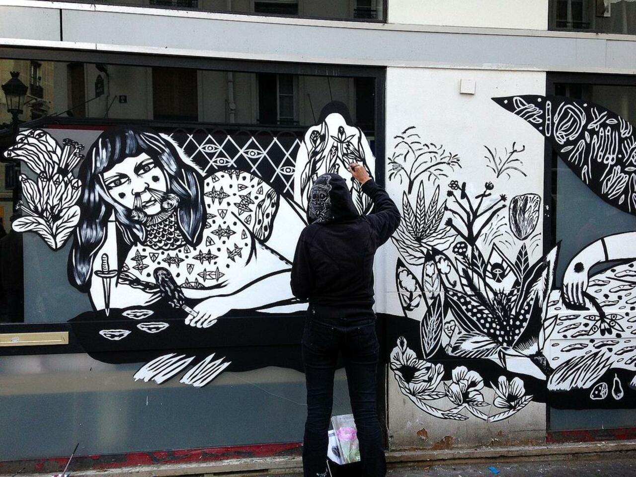 Street Art by Katjastroph in #Paris http://www.urbacolors.com #art #mural #graffiti #streetart http://t.co/P6SzwZt5sq