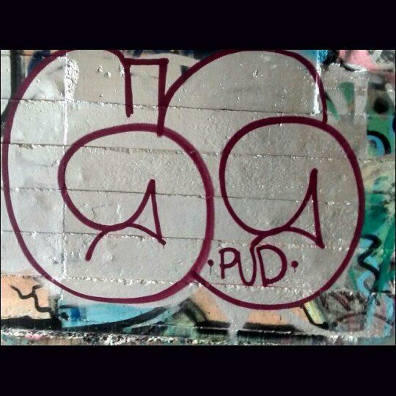 RT @artpushr: via #croshone "http://bit.ly/1JTse2u" #graffiti #streetart http://t.co/8mYKFJa3ml