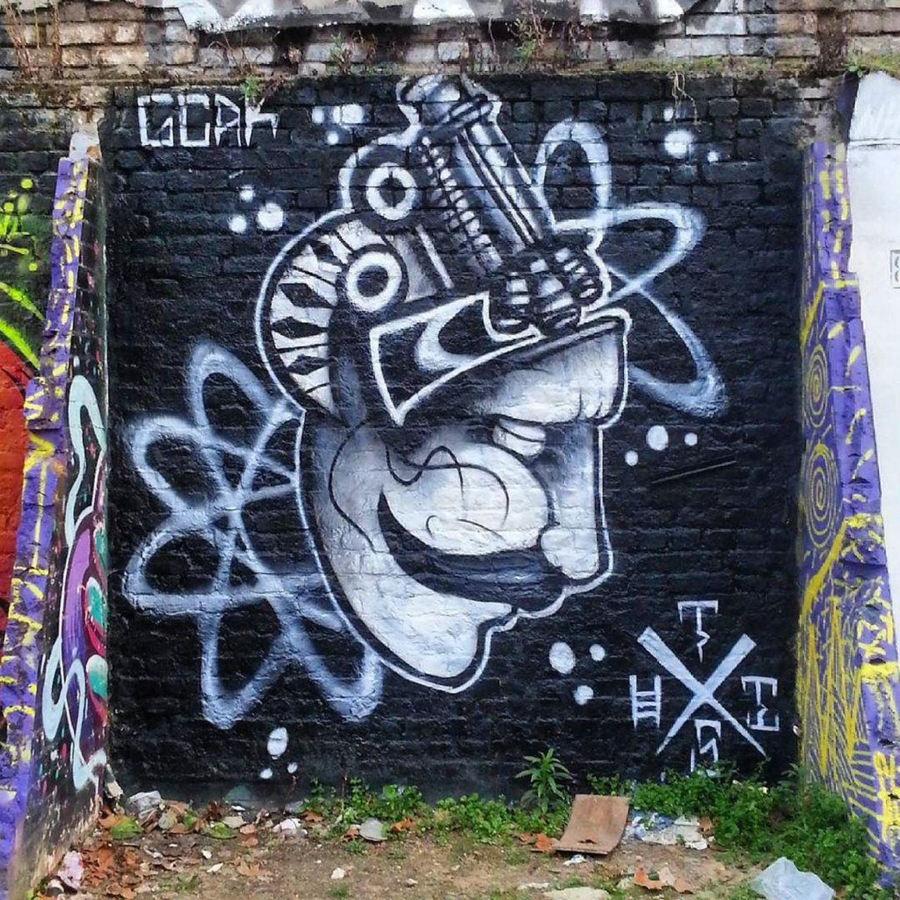 Art by This One  
#Graffiti #StreetArt #UrbanArt #ThisOneArt #StarYard #BrickLane #Shoreditch #London #GalaxyS3 #t… http://t.co/6PPt82XySs