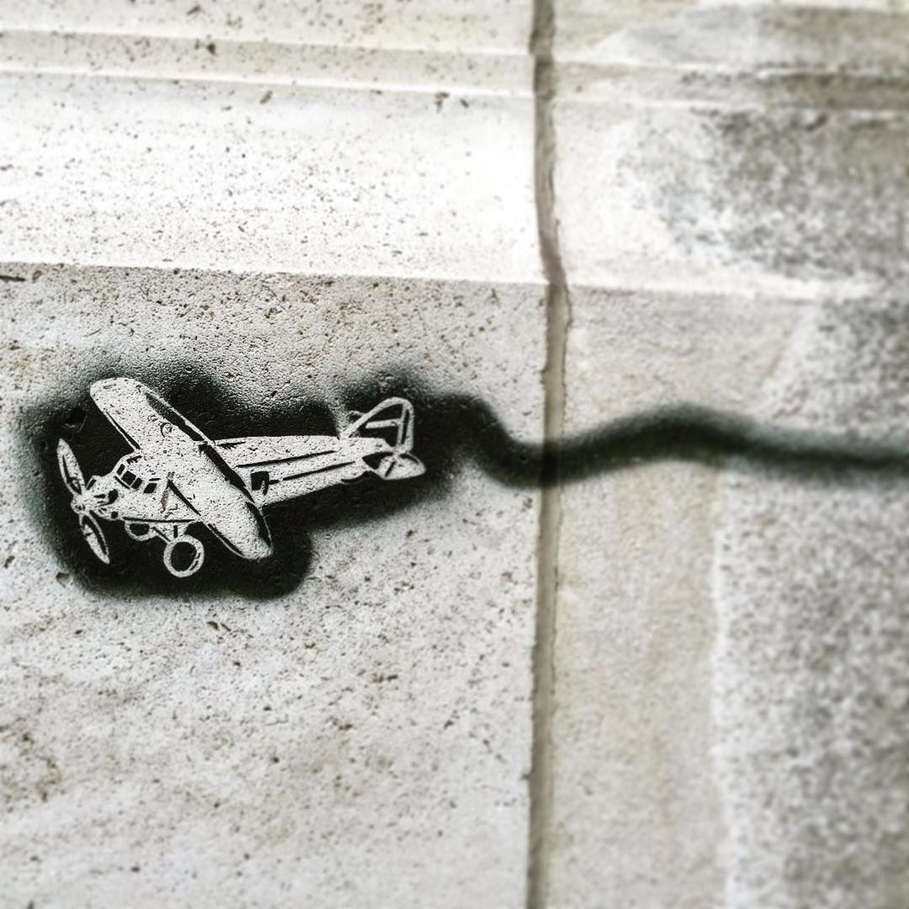 #Paris #graffiti photo by alexxsnell http://ift.tt/1LirR6Y #StreetArt http://t.co/bQxgrSzdSc https://goo.gl/7kifqw