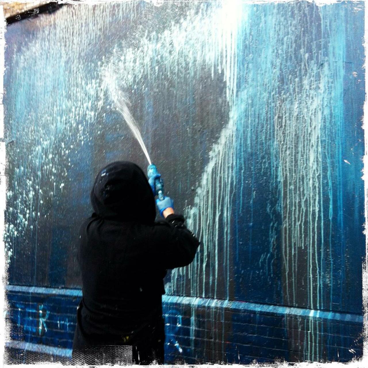 RT @BrickLaneArt: Getting messy - @HIMBAD_ at the Shoreditch Art Wall #art #streetart #graffiti http://t.co/HfhwwYR27Y
