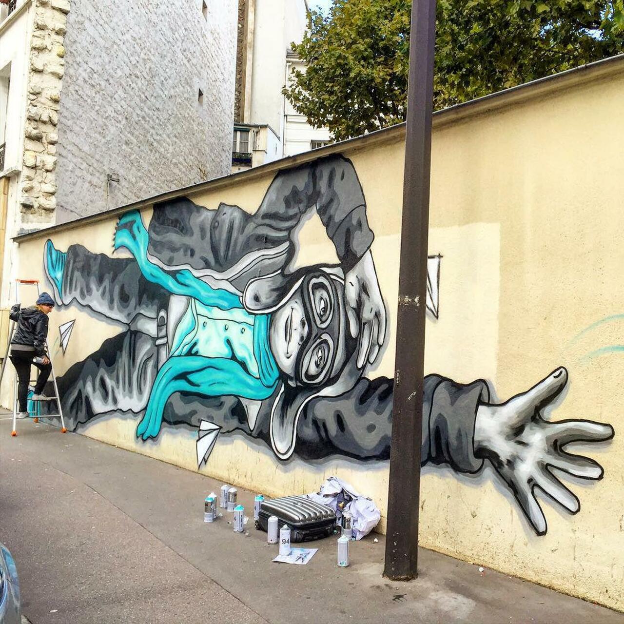 #Paris #graffiti photo by @jeanlucr http://ift.tt/1LjM38D #StreetArt http://t.co/4IYKp7gATs