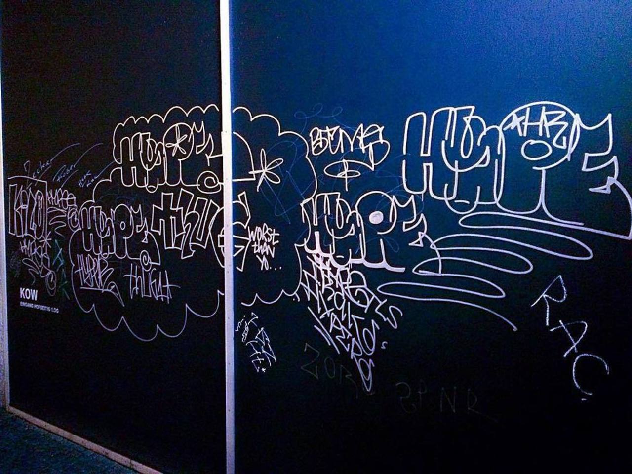 RT @artpushr: via #paparazzi1101 "http://bit.ly/1jS2iPY" #graffiti #streetart http://t.co/lC5n9HmRlC