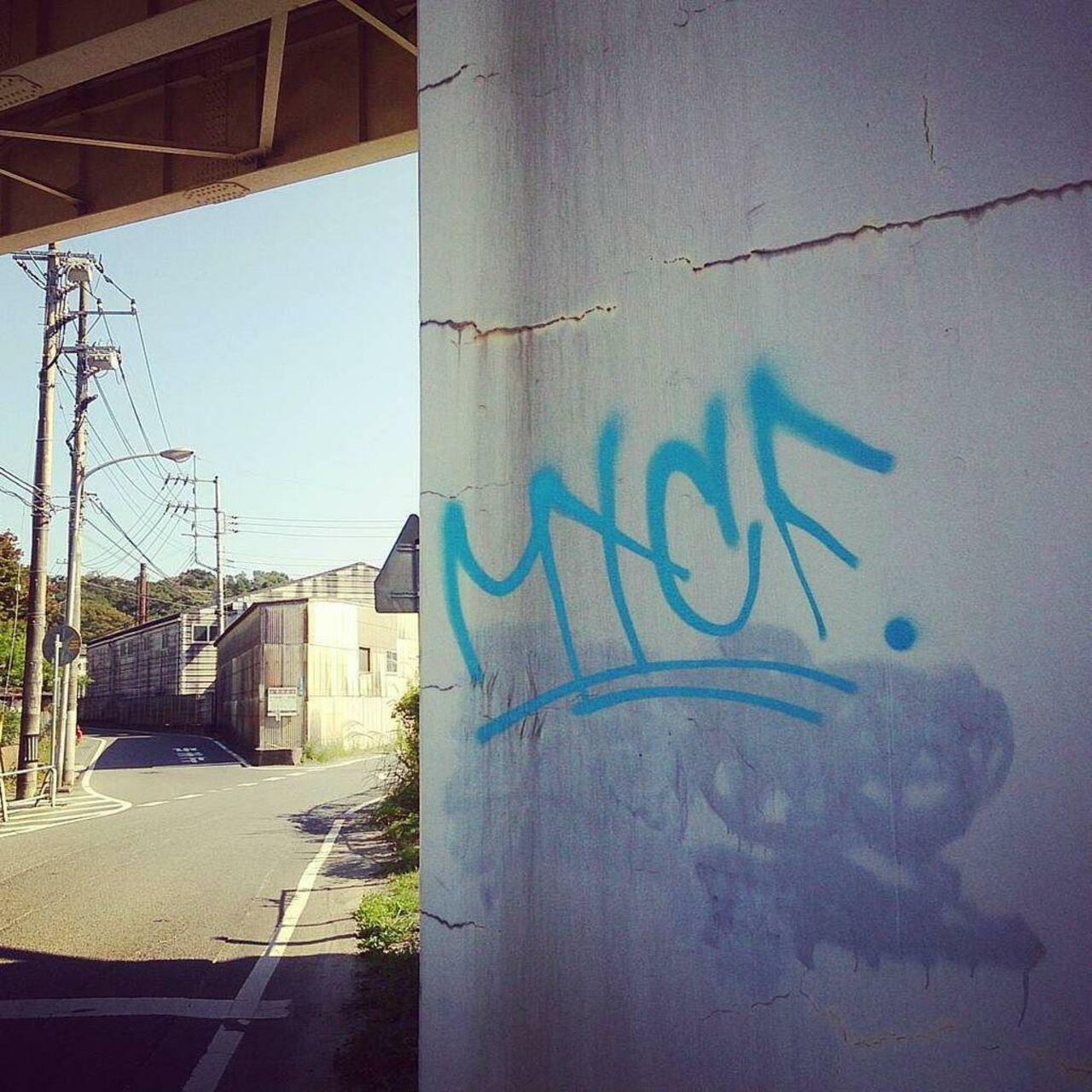 RT @artpushr: via #tohfoct "http://bit.ly/1NrHVG2" #graffiti #streetart http://t.co/shSuAP96Uy