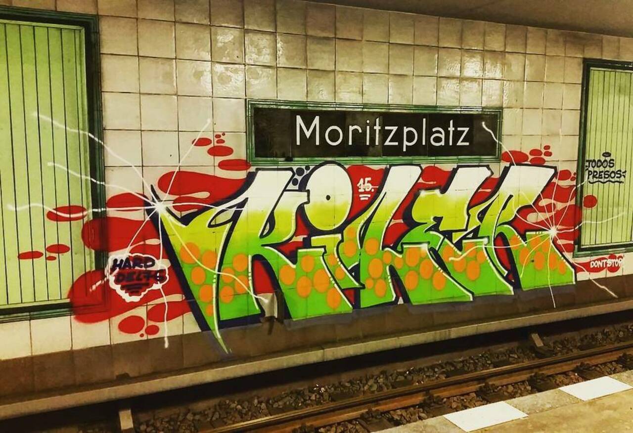 #Graffiti #instadaily #instaphoto #streetart #streetartberlin #Berlin #Germany #streetartphotographer #urbanart #pa… http://t.co/TpWYvhNlO6
