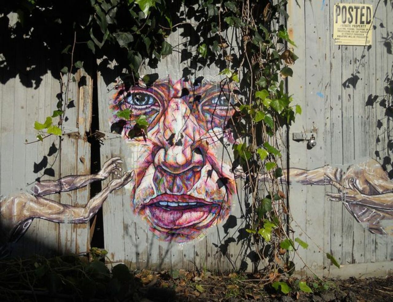 RT @DanielGennaoui: Hiding in the leaves. Find the best #streetart merged with nature: http://bit.ly/1rNbrXm  #artlovers #graffiti http://t.co/5sEM64w6fU