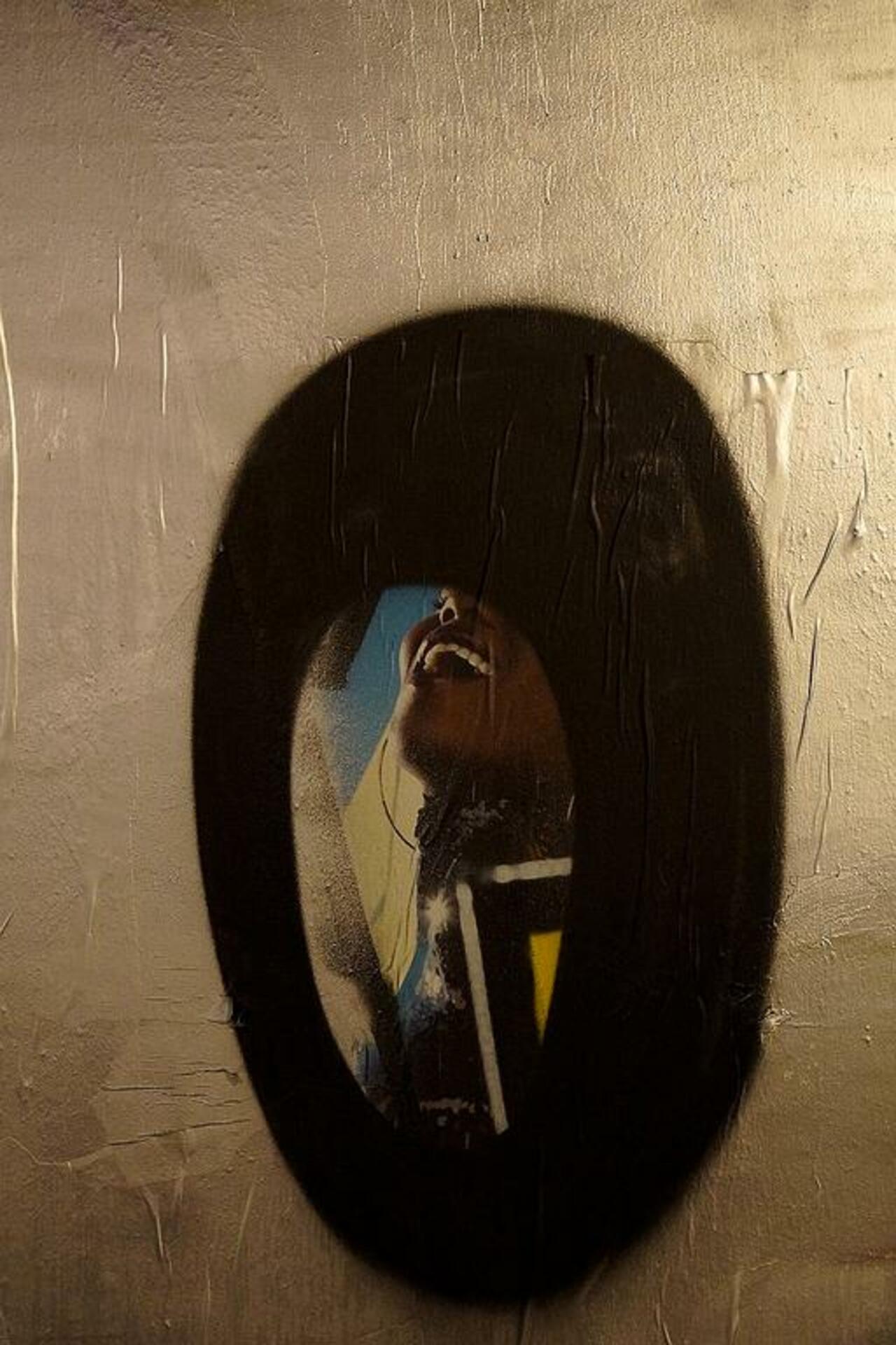 RT @urbacolors: Street Art by anonymous in #Paris http://www.urbacolors.com #art #mural #graffiti #streetart http://t.co/sZRW9BrEpa