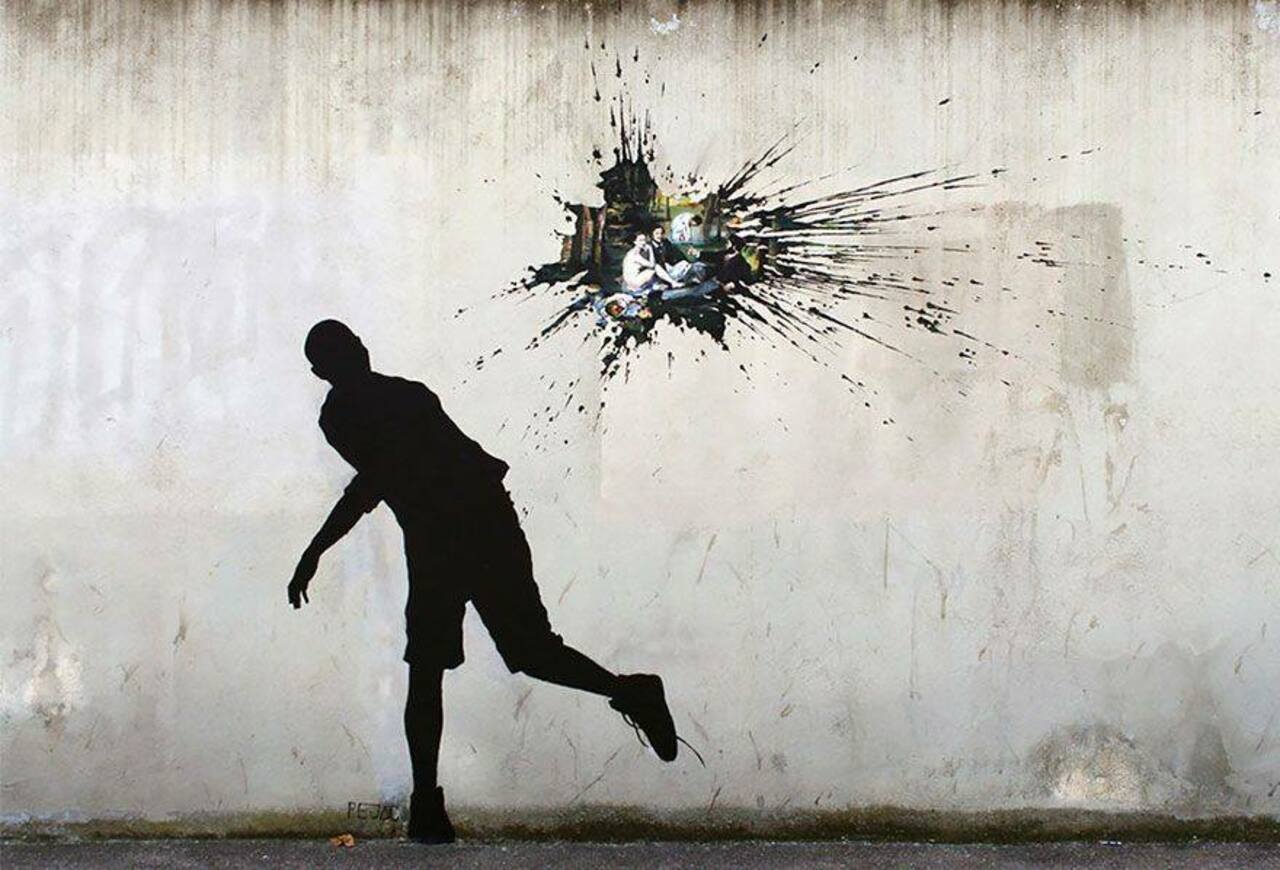 RT @niumestreetart: Vandal-ism' - epic #art by Pejac in #Paris. Find more awesome #streetart here: http://buff.ly/1vclVo4 #graffiti http://t.co/dED2FAswiH