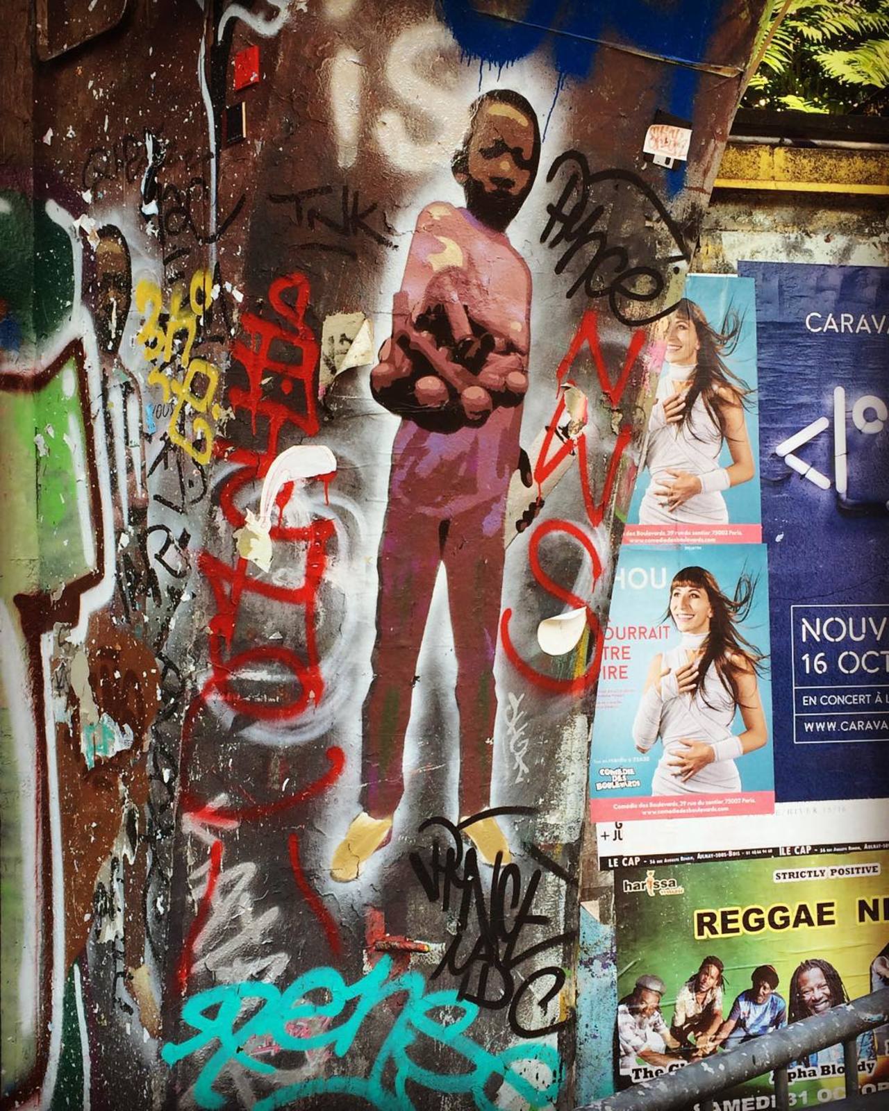 #Paris #graffiti photo by @allaboutparisandbeyond http://ift.tt/1WQWK6z #StreetArt http://t.co/koJUUiF6uA
