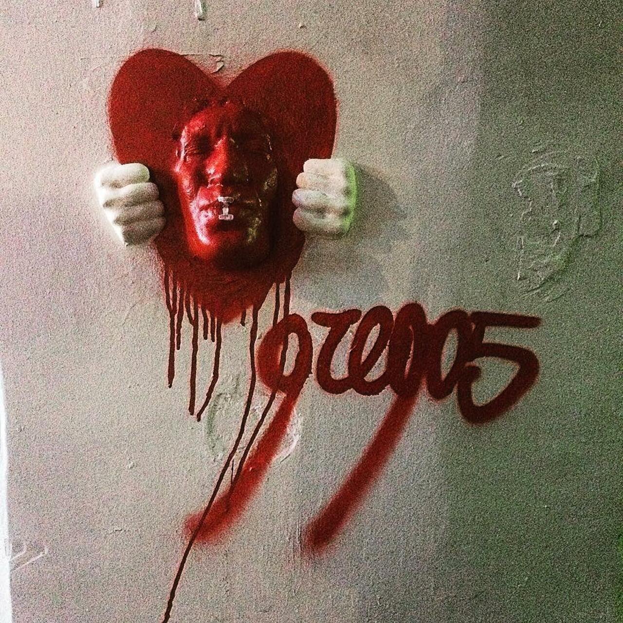circumjacent_fr: #Paris #graffiti photo by julosteart http://ift.tt/1LuTwNY #StreetArt http://t.co/qvz0xiqnVE