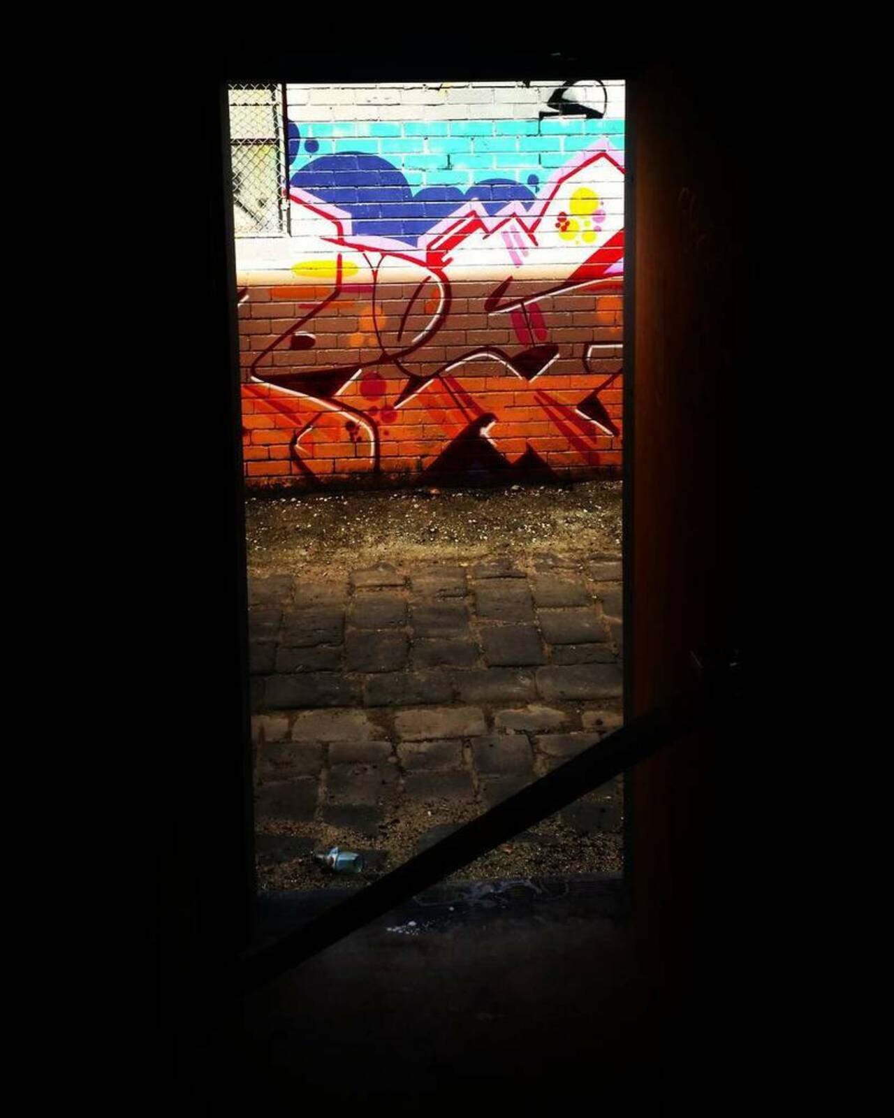 From the inside, out.
#streetart #melbournestreetart #graffiti #graffitiwall #art #doorway #wallporn #urbanart #rsa… http://t.co/MjOpNMmyoD