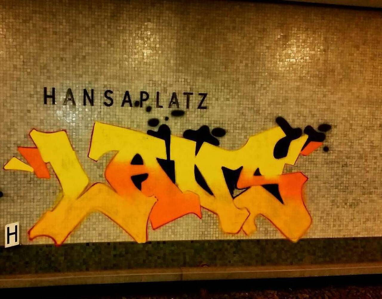 #Graffiti #instadaily #instaphoto #streetart #streetartberlin #Berlin #Germany #streetartphotographer #urbanart #pa… http://t.co/89b87QesU7