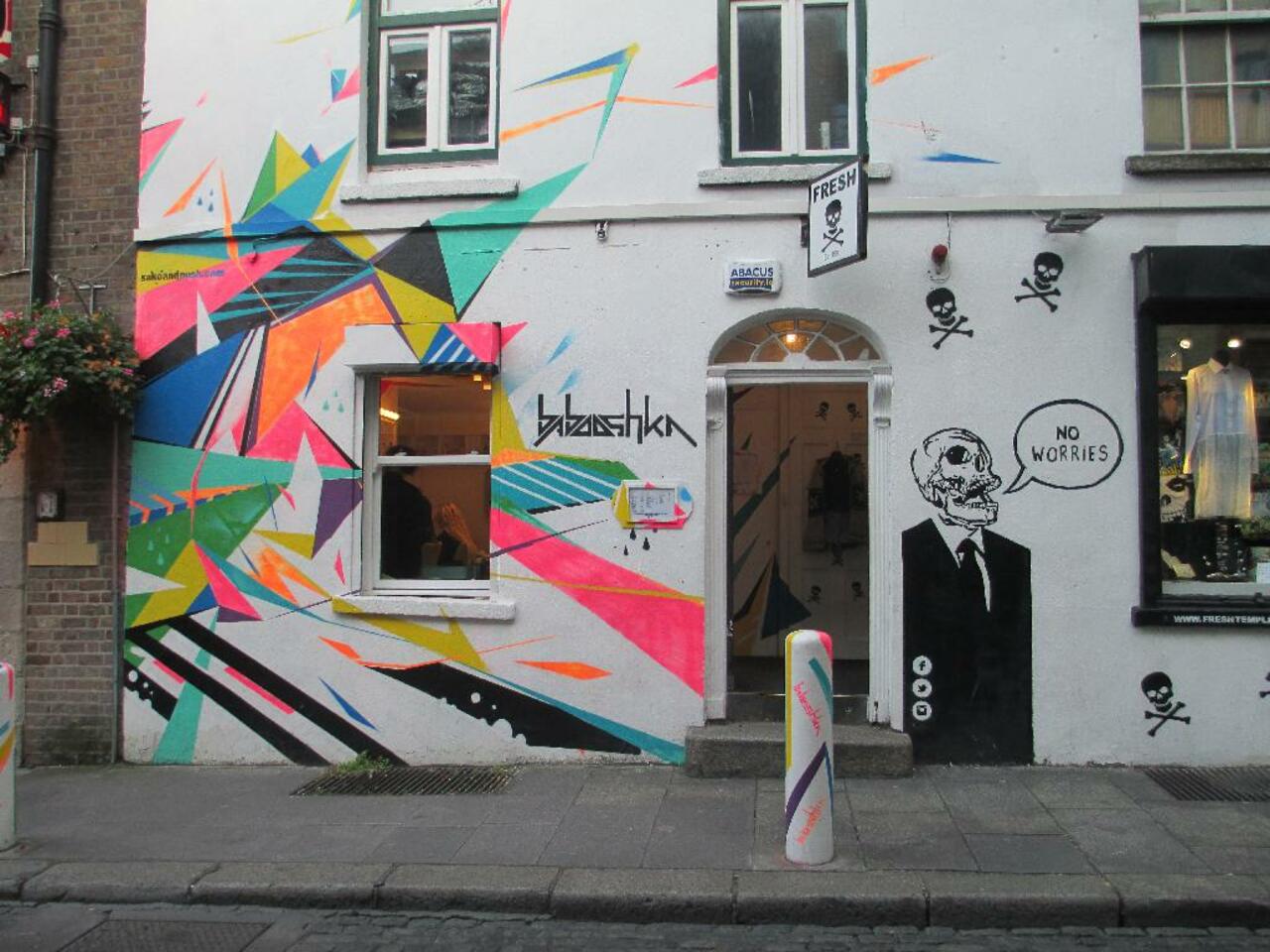 A few more street art pics from Dublin. It's a great city. #streetart #dublin #graffiti http://t.co/qwAaDZm9xm