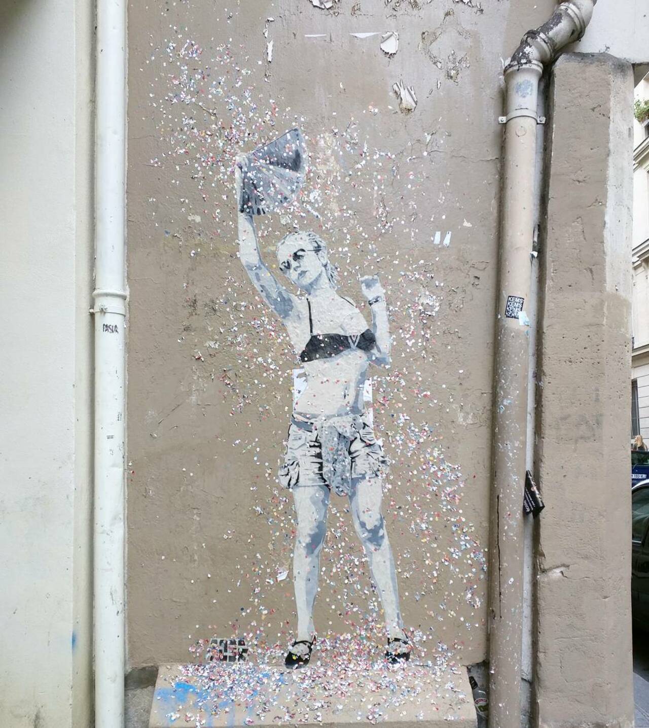 #Paris #graffiti photo by @alphaquadra http://ift.tt/1K1VJiE #StreetArt http://t.co/150vdDvutS