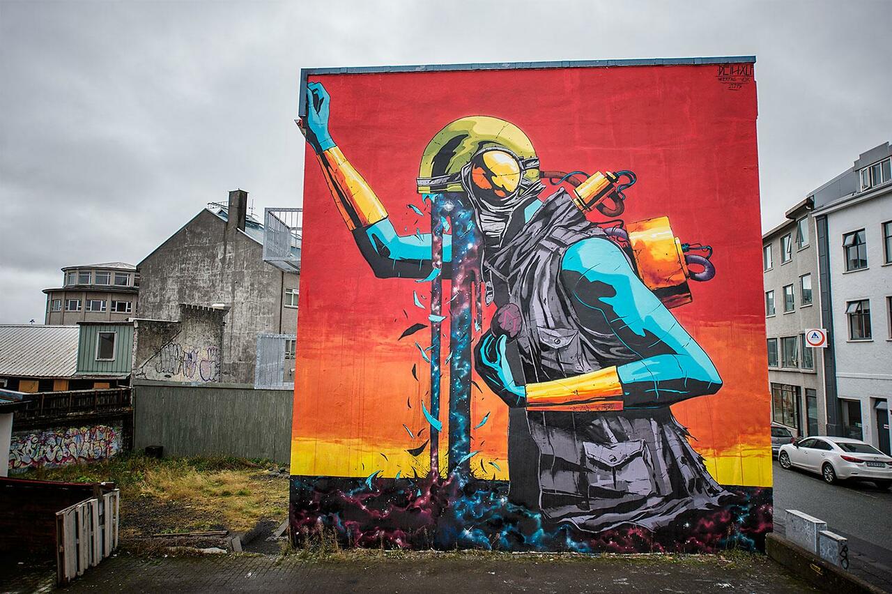 RT @StreetArt_Graf: Deih XLF paints a large mural in Reykjavik, Iceland

#streetart #urbanart #mural #art #graffiti http://t.co/aTs4IRqyWj