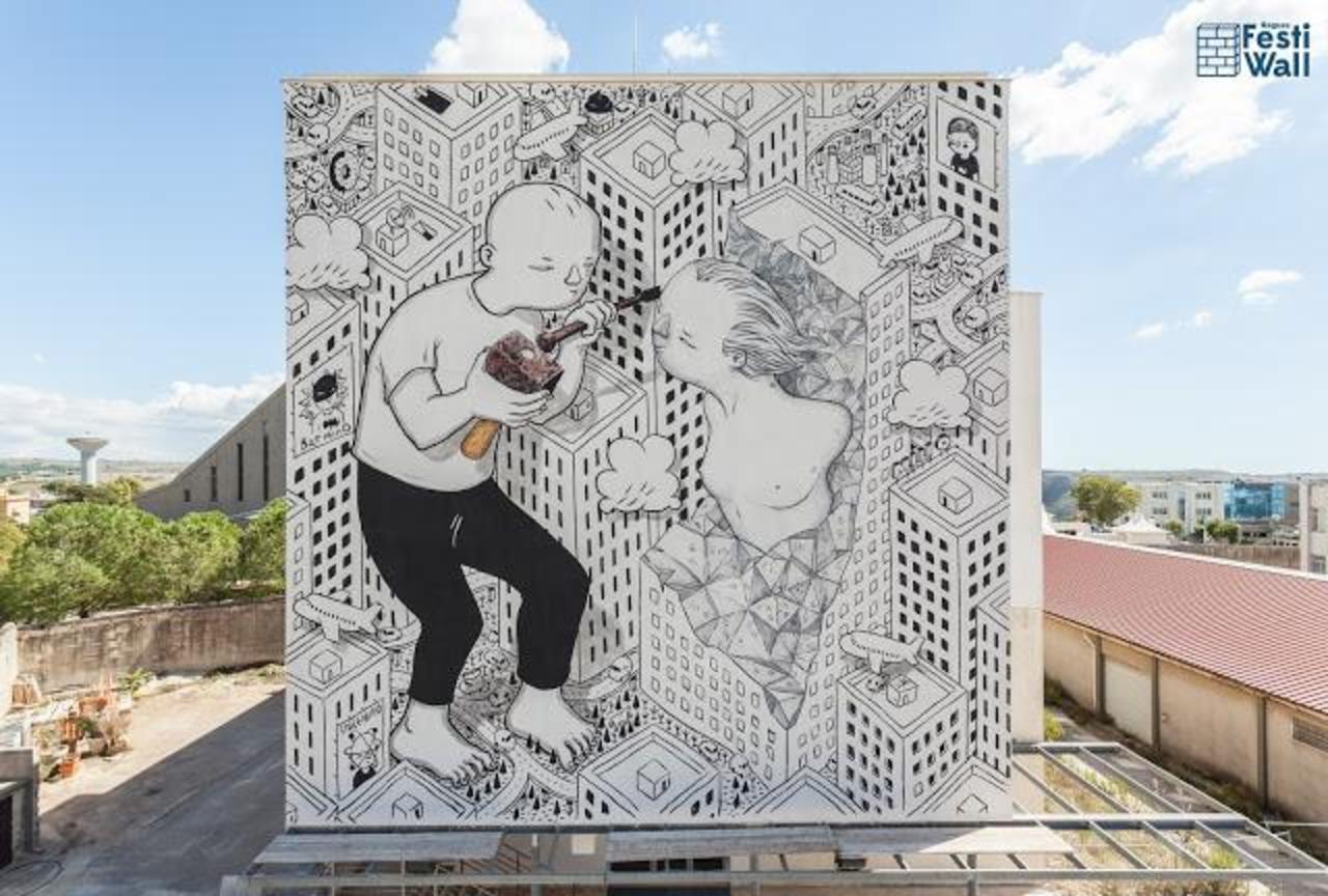 Millo creates a new mural in Ragusa, Italy

#streetart #urbanart #mural #art #graffiti http://t.co/UUC1uqNGO4