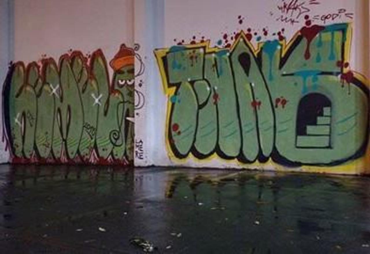 A noite é sempre a noite. #Ktt #ttk #streetartrio #streetstyle #streetart #bombing #bomb #graffiti #ilovebombing #w… http://t.co/bKJIFOx4ay