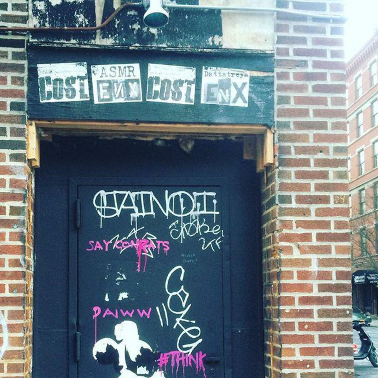 RT @StArtEverywhere: Shoot for the stars #newyorkcity #nyc #newyork #streetart #nycstreetart #graffiti #nycgraffiti #staino #cost #enx #… http://t.co/LrDPpxD8zl