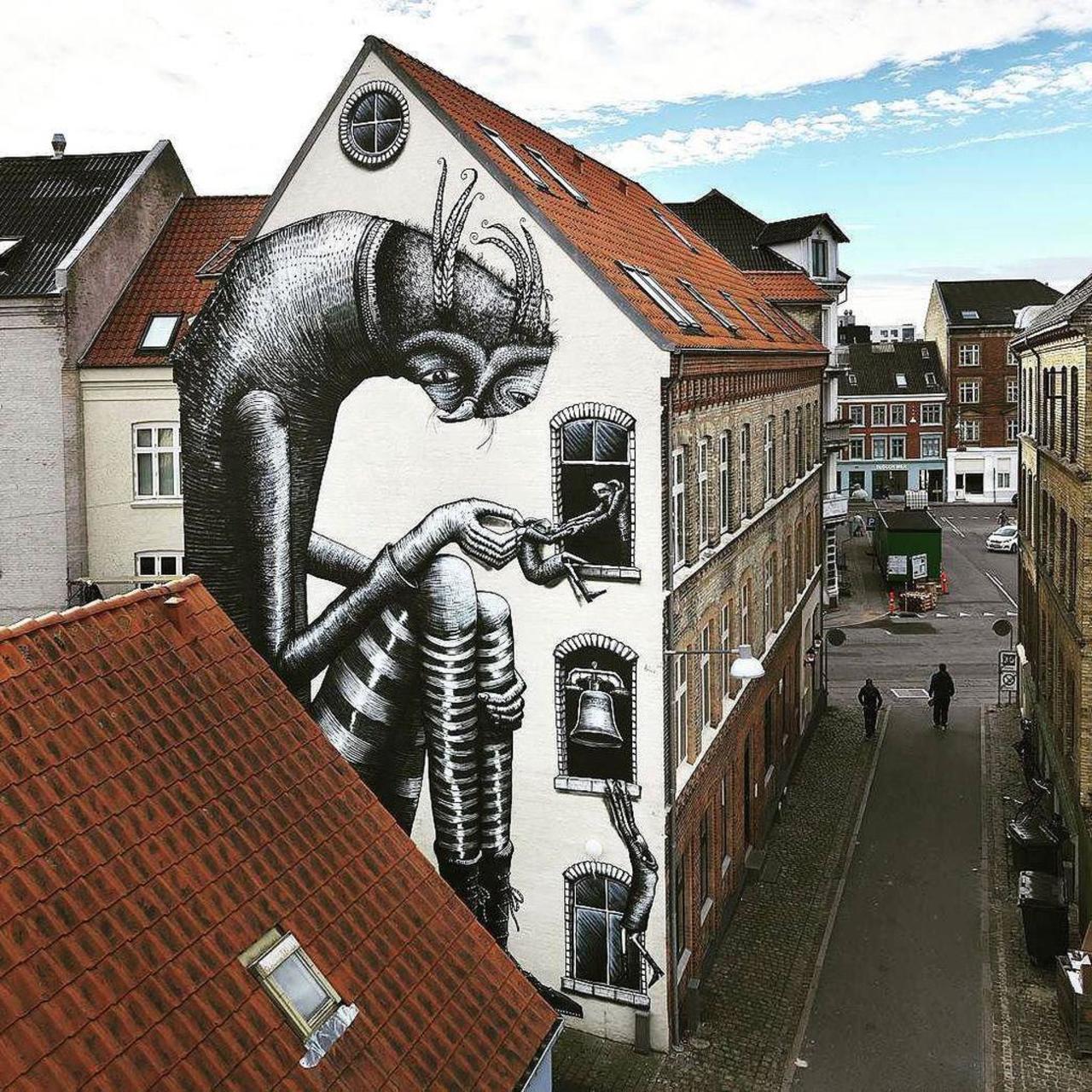Great work by Phlegm in Aalborg, Denmark. 
#streetartist #streetart #graffiti #graffitiandstreetart #streetartlondo… http://t.co/3wGmxDyGO4