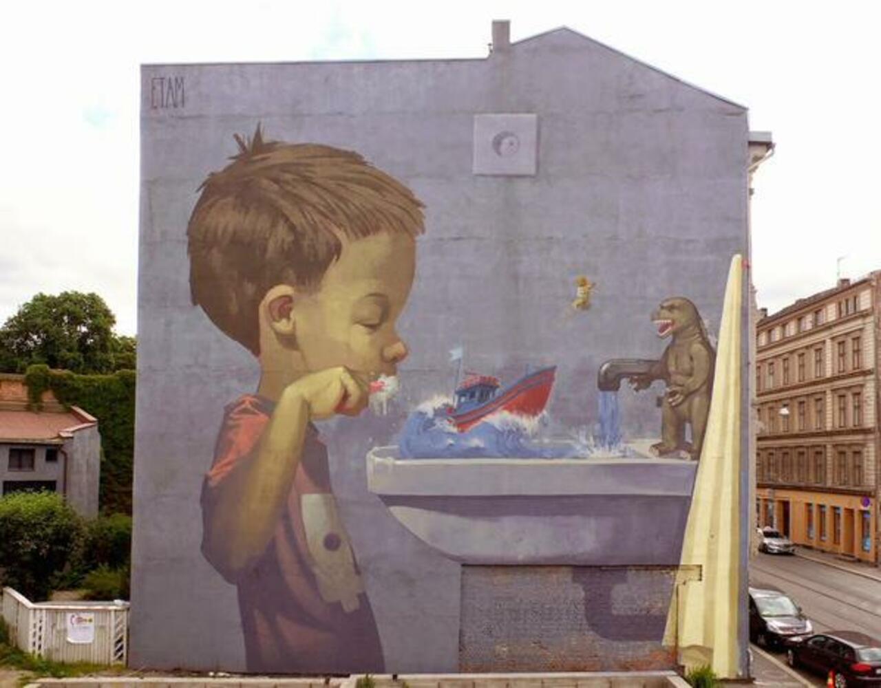 RT @VisitOSLO: RT @ErkenciTayfa #streetart #graffiti #sprayart  #urbanart #urbanwalls in Oslo by Etam Cru http://t.co/RG0LnFMoFr