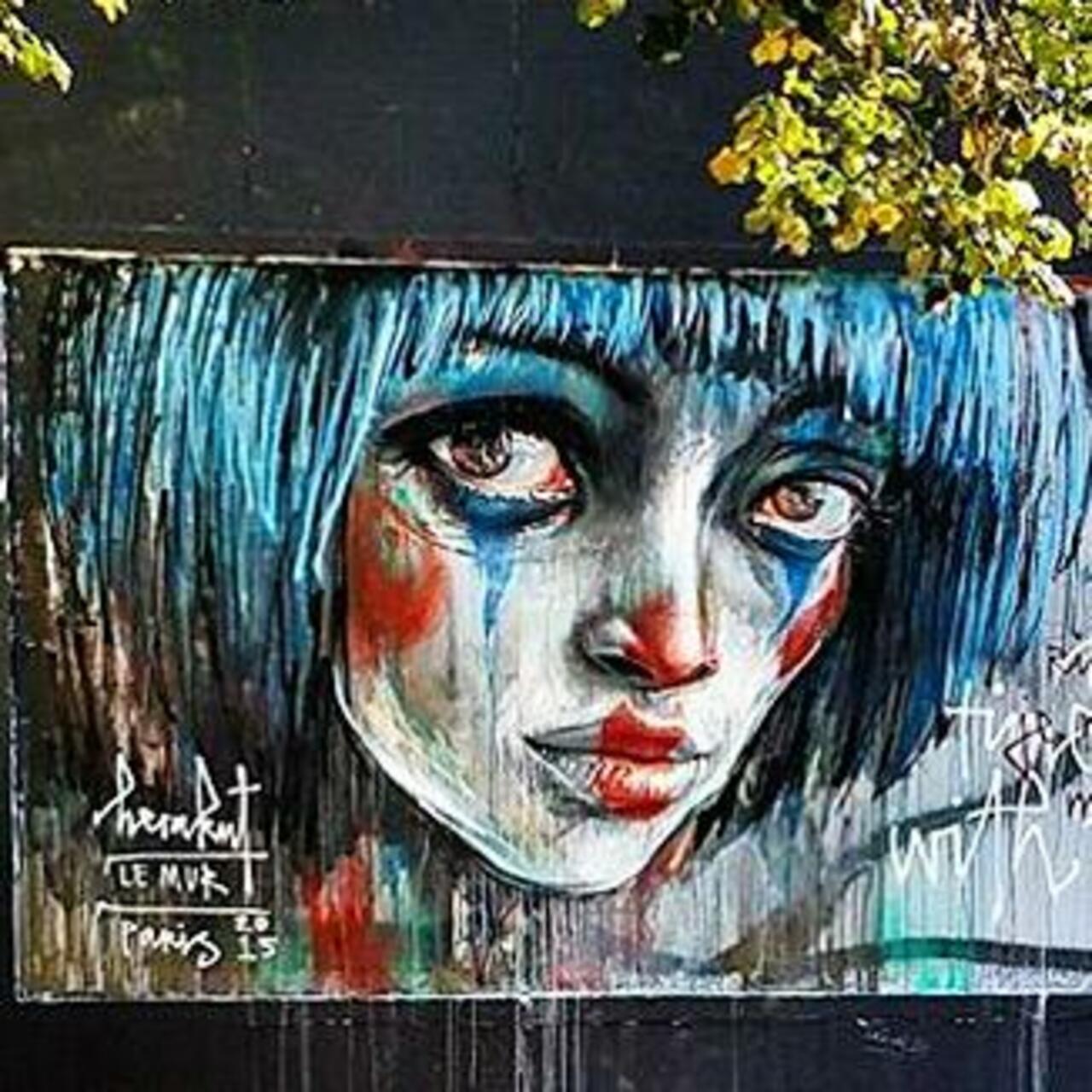 #Paris #graffiti photo by @jeanlucr http://ift.tt/1jvjbzn #StreetArt http://t.co/JjQHbrrRSp