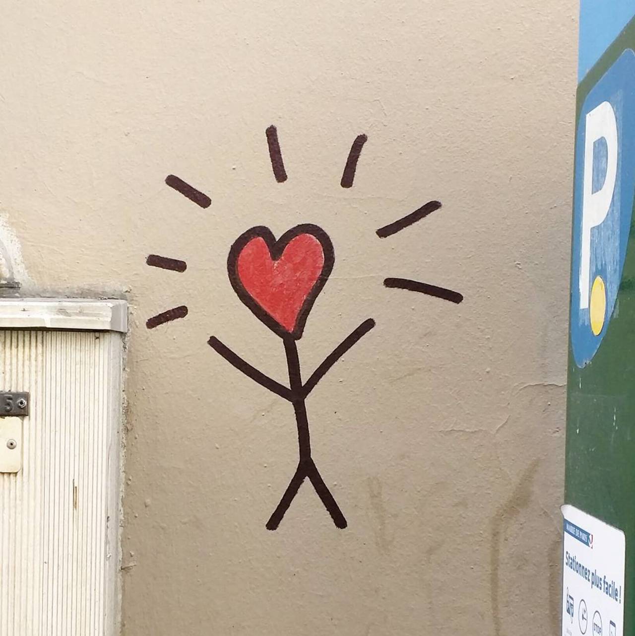 #Paris #graffiti photo by @alphaquadra http://ift.tt/1ZzCKYo #StreetArt http://t.co/pgJeWUOaMv