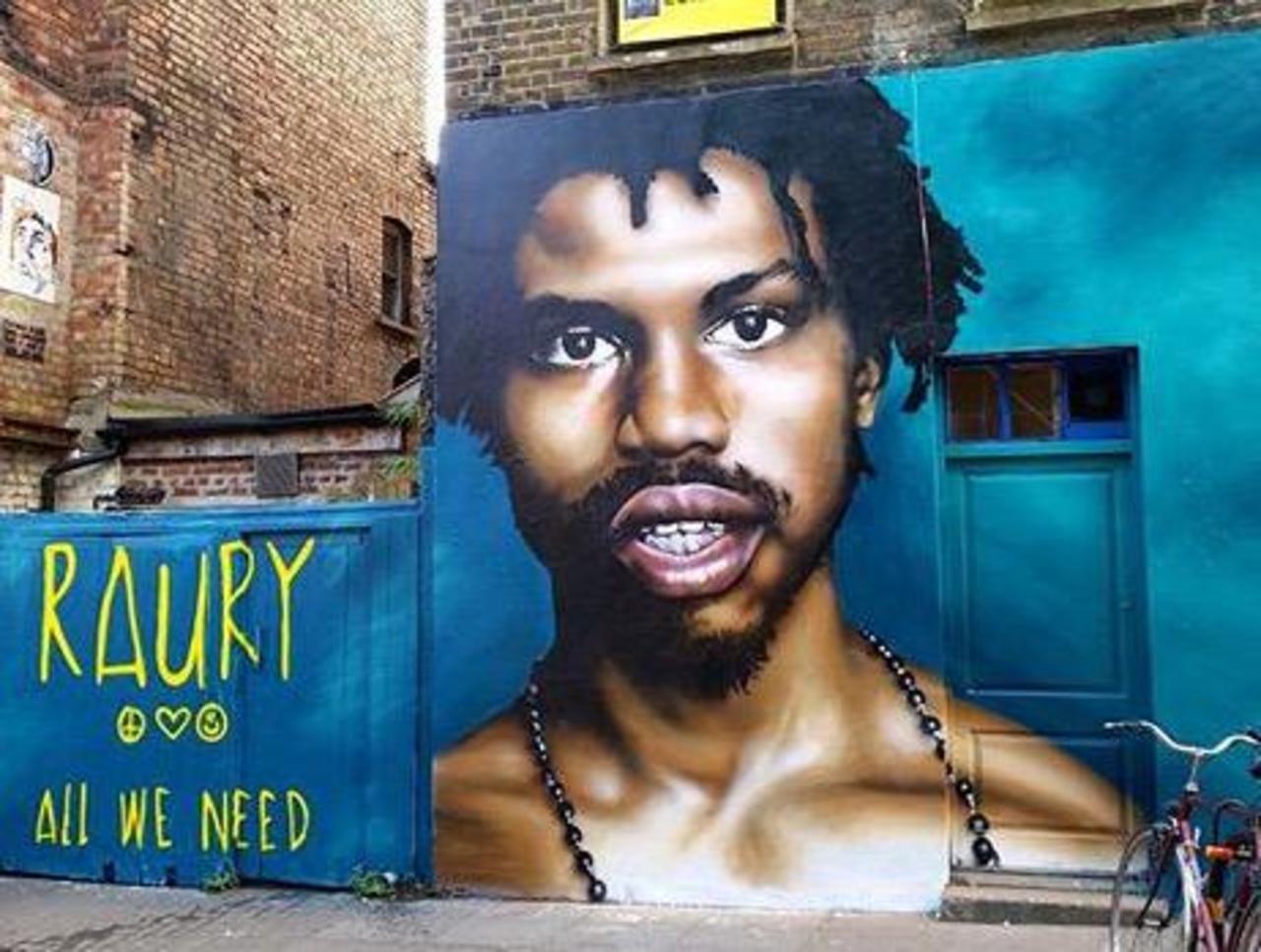 New Street Art of Raury by Olliver Switch in Brick Lane 

#art #graffiti #mural #streetart http://t.co/1YLh9YRNiV