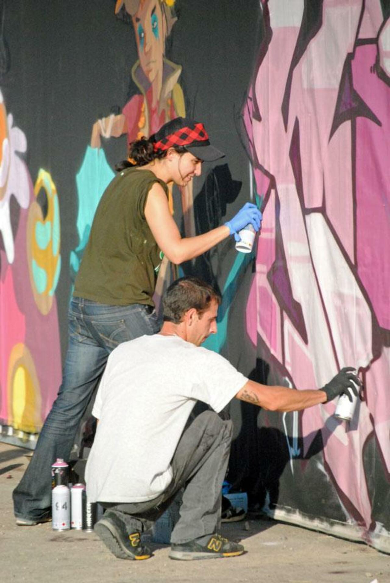 spray artist at Ribazo #graffiti fest #Zaragoza #urbanart #streetart #streetps http://t.co/hXcsoaAv06