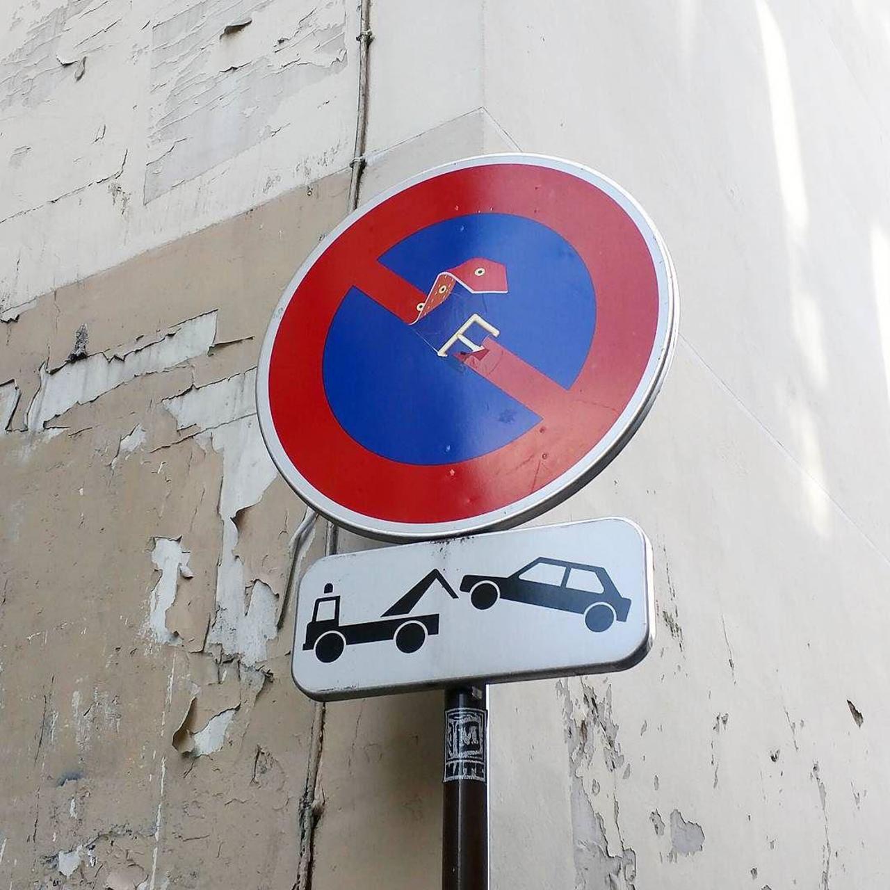 #Paris #graffiti photo by @alphaquadra http://ift.tt/1LOvF21 #StreetArt http://t.co/mvkjJzMTwg