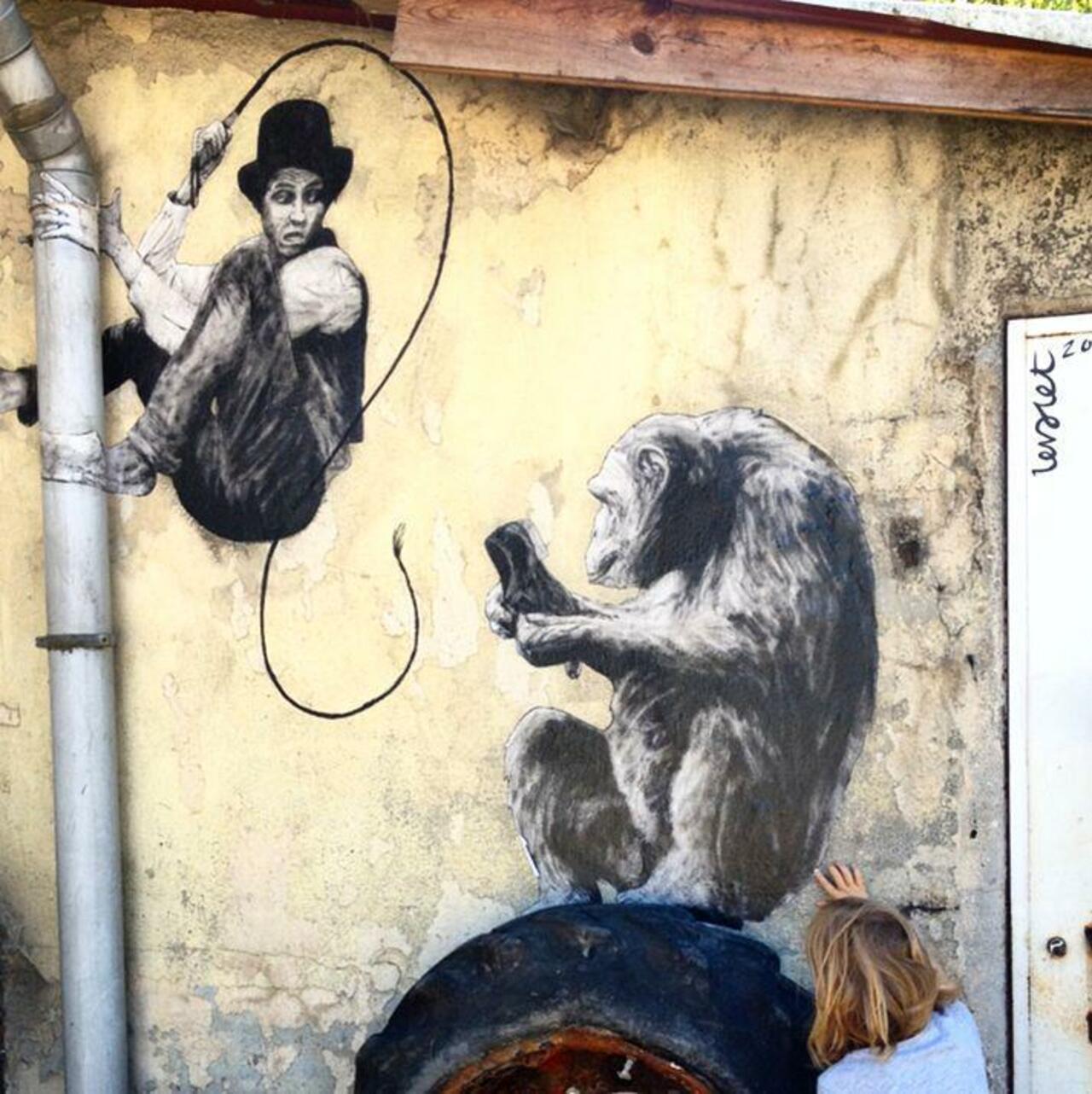 circumjacent_fr: #Paris #graffiti photo by ceky_art http://ift.tt/1RIA9q0 #StreetArt http://t.co/PxnrG7vHwI