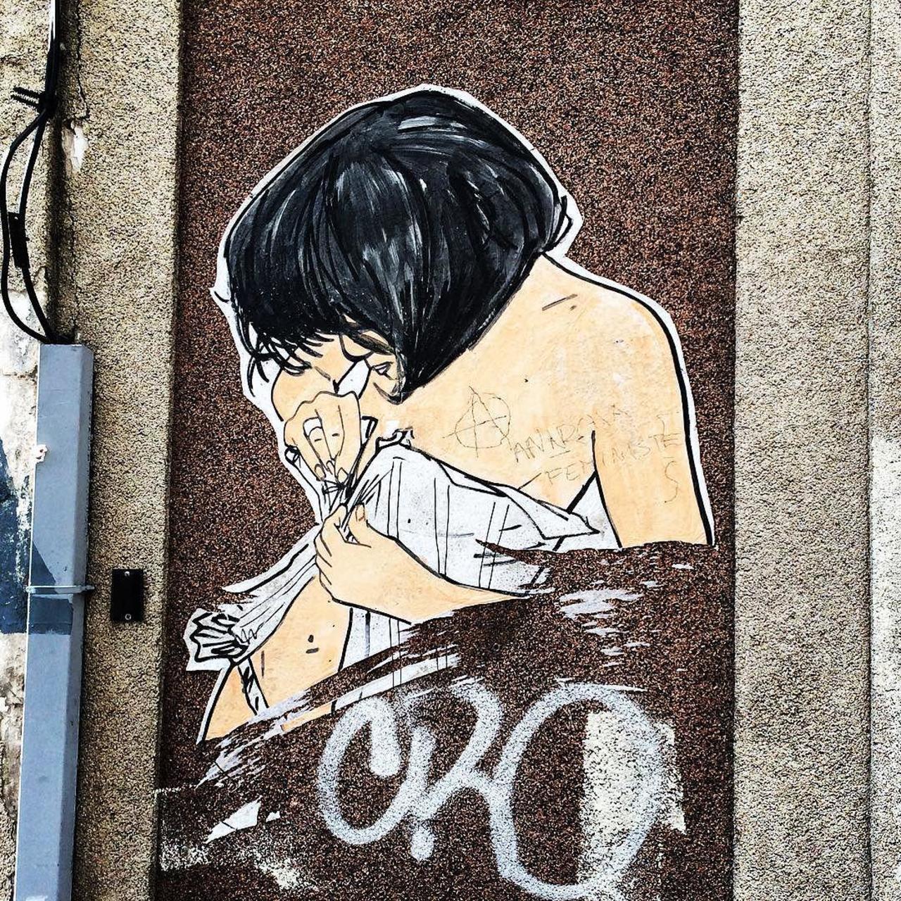 circumjacent_fr: #Paris #graffiti photo by julosteart http://ift.tt/1Lvi1ii #StreetArt http://t.co/pgg46NPCe7