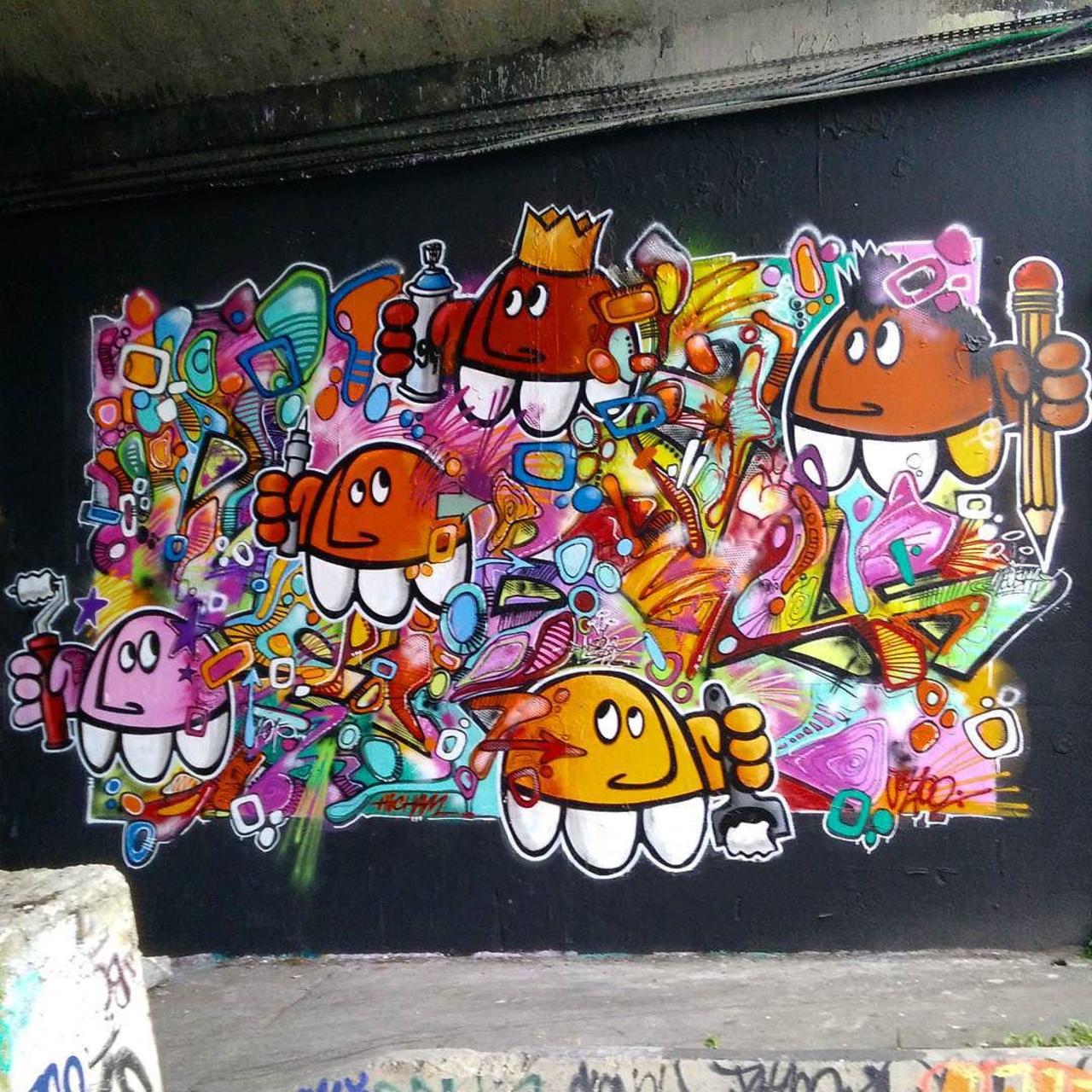 circumjacent_fr: #Paris #graffiti photo by ceky_art http://ift.tt/1RJPI0w #StreetArt http://t.co/byxSHjLzhY