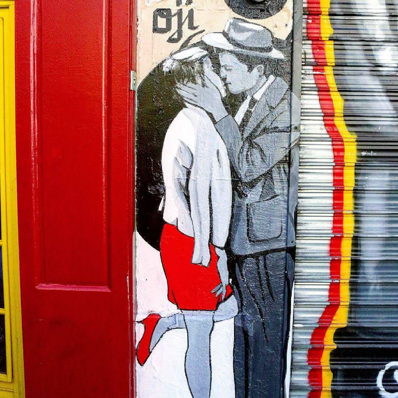 RT @circumjacent_fr: #Paris #graffiti photo by @jpoesse http://ift.tt/1hH5hJx #StreetArt http://t.co/lxUxki70tY