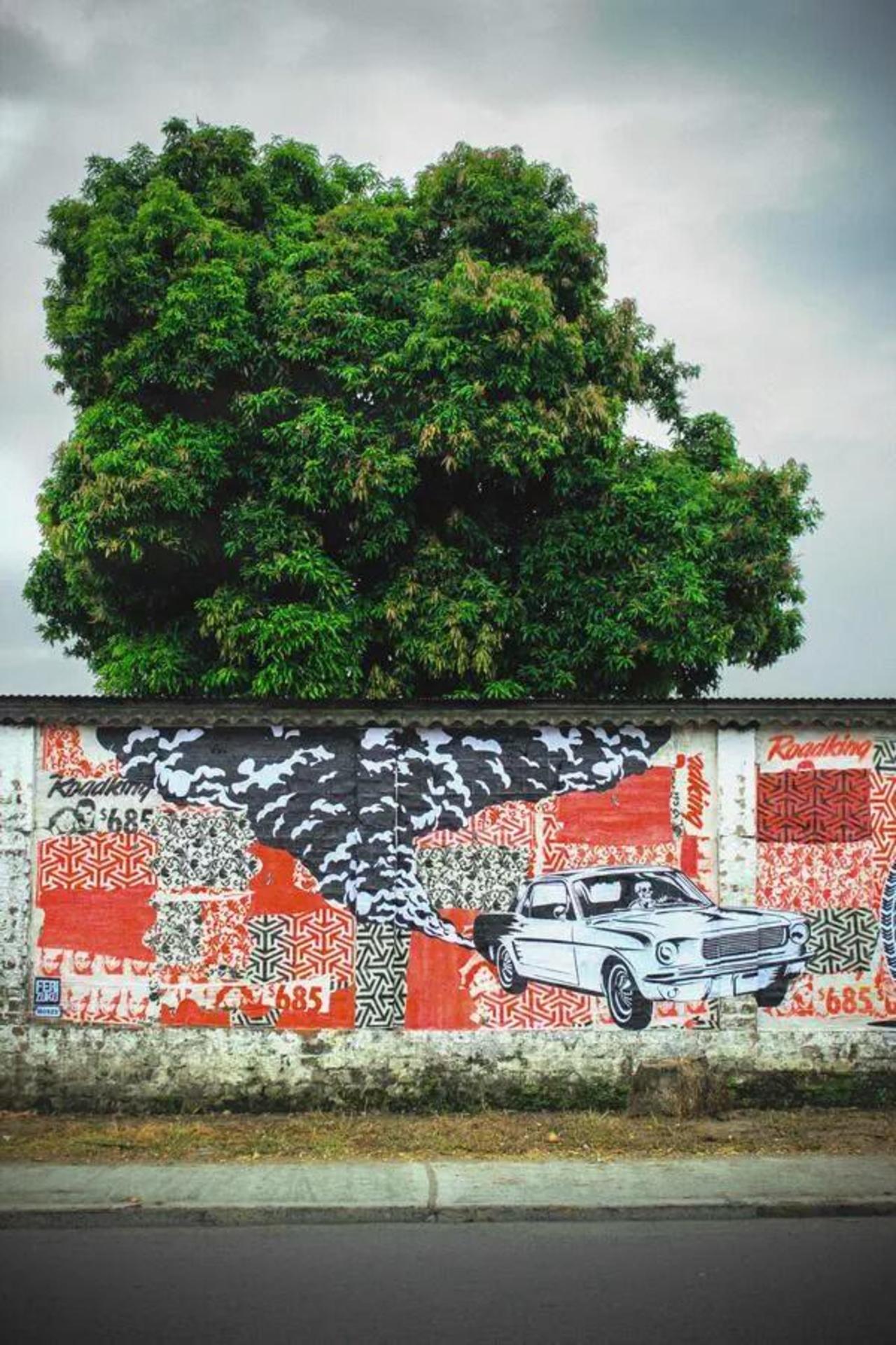 RT @QueGraffiti: 'De gris a verde.'
Pieza de Ferizuku en Colombia #streetart #mural #graffiti #art http://t.co/AHgKVBtUyy