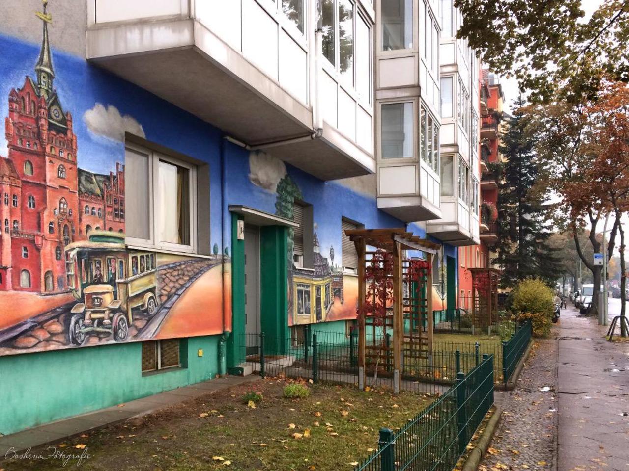 RT @berlinka_lg: Die Straßen der Hauptstadt
Hier:Wandmalerei in #Berlin #Steglitz
#streetart #Graffiti
@stadtleben @I_love_Berlin http://t.co/cGiFK9anve