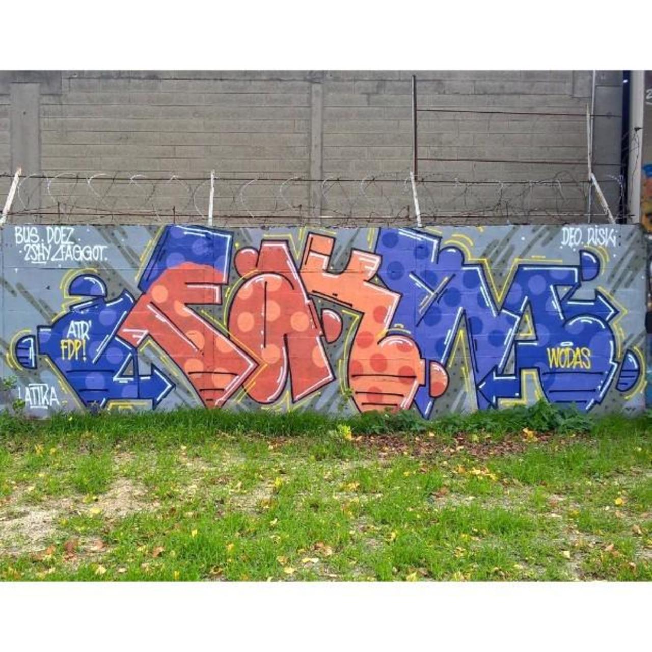 FAKE
#fdp #wodas #atr #streetart #graffiti #graff #art #fatcap #bombing #sprayart #spraycanart #wallart #handstyle … http://t.co/XtblisHGIo