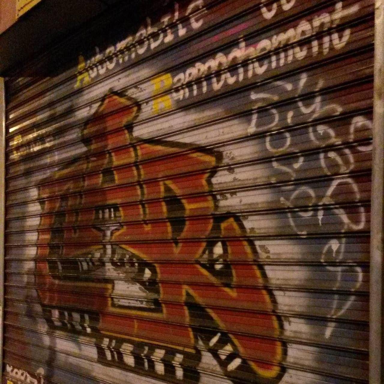 #Paris #graffiti photo by @le_cyclopede http://ift.tt/1kb78bd #StreetArt http://t.co/NxQw0Hpisj