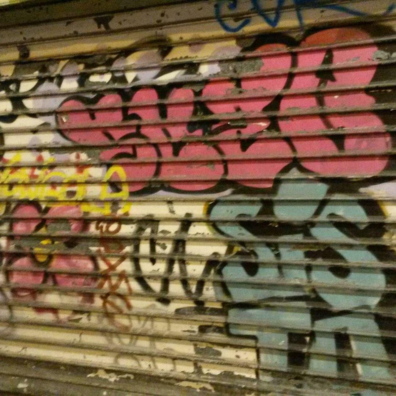 #Paris #graffiti photo by @le_cyclopede http://ift.tt/1GikQ5W #StreetArt http://t.co/k1ZXNgGOFu