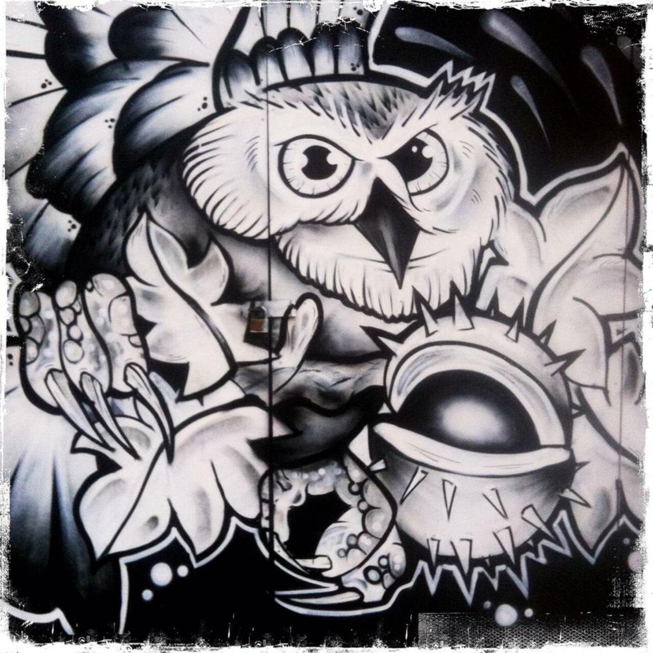 Conkers anyone??? #ThisOneArt work on Fashion Street #art #graffiti #streetart http://t.co/pUTLlaEnYv