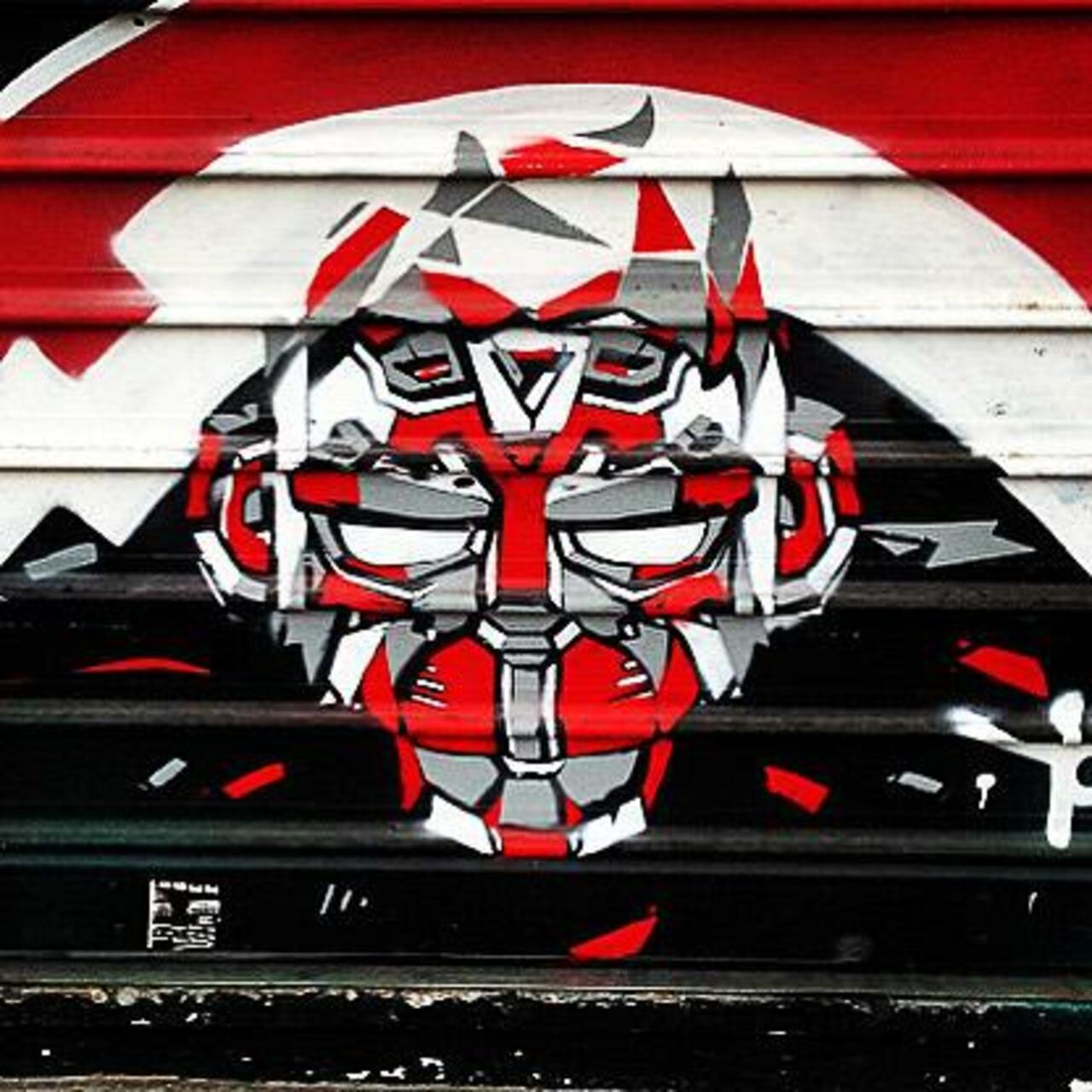 #Paris #graffiti photo by cilougram http://ift.tt/1PpdHDK #StreetArt http://t.co/dHOM828jRE https://goo.gl/t4fpx2